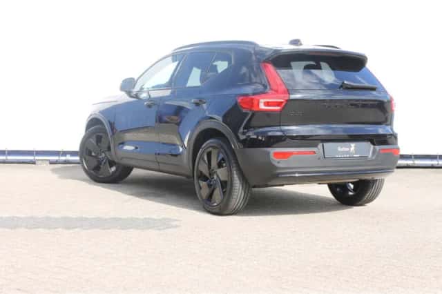 Volvo XC40 (2025) thumbnail 5