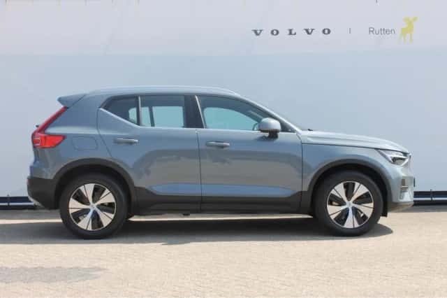 Volvo XC40 (2023) thumbnail 2