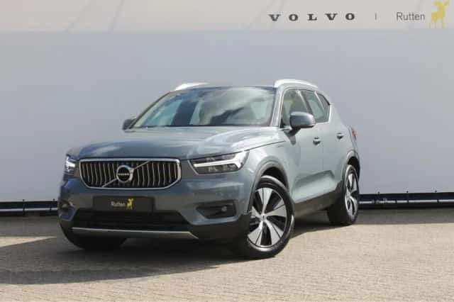 Volvo XC40 (2023) thumbnail 4
