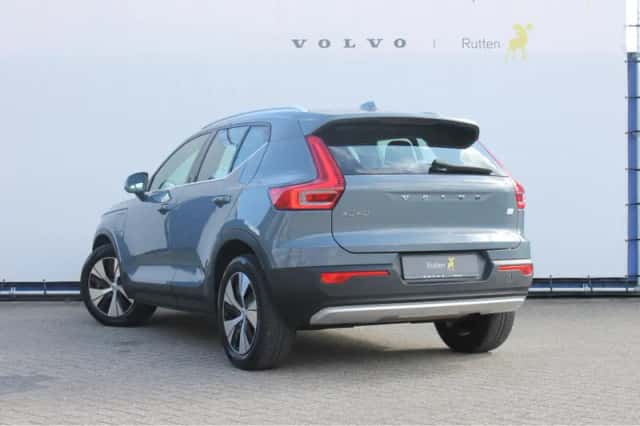 Volvo XC40 (2023) thumbnail 5