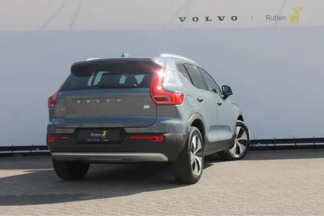 Volvo XC40 (2023) thumbnail 6