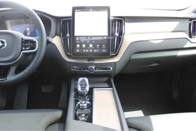 Volvo XC60 (2026) thumbnail 3