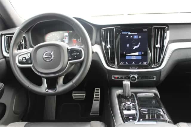 Volvo V60 (2021) thumbnail 2