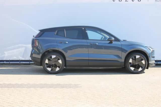 Volvo EX30 (2026) thumbnail 3