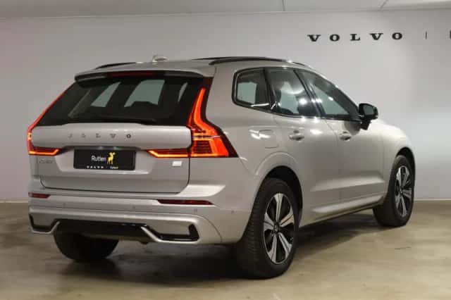 Volvo XC60 (2024) thumbnail 3