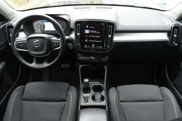 Volvo XC40 (2021) thumbnail 3