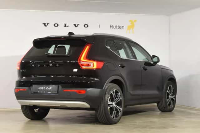 Volvo XC40 (2021) thumbnail 4