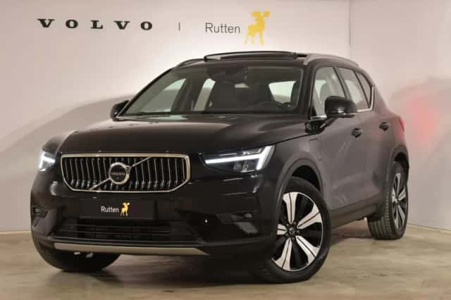 Volvo XC40 (2023) thumbnail 2