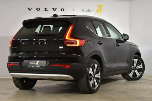 Volvo XC40 (2023) thumbnail 4