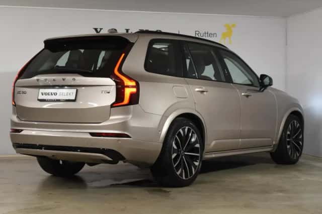 Volvo XC90 (2025) thumbnail 4