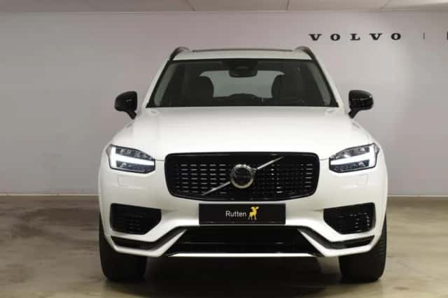 Volvo XC90 (2024) thumbnail 2