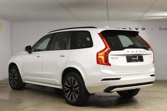 Volvo XC90 (2024) thumbnail 5