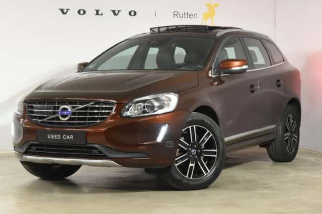 Volvo XC60 (2017) thumbnail 2