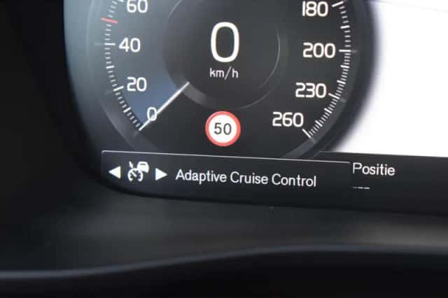 Volvo XC40 (2020) thumbnail 4