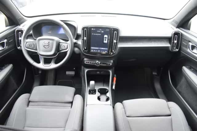 Volvo EX40 (2026) thumbnail 3