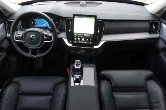Volvo XC90 (2026) thumbnail 3