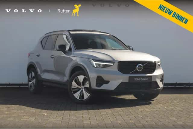 Volvo XC40 (2023) thumbnail 1