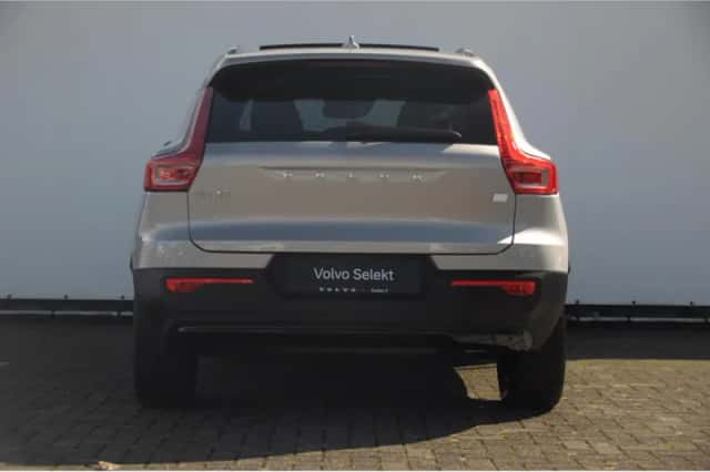 Volvo XC40 (2023) thumbnail 6