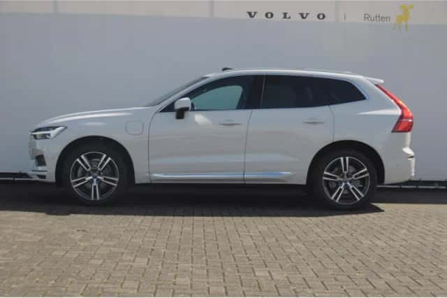 Volvo XC60 (2021) thumbnail 4
