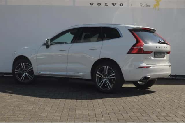 Volvo XC60 (2021) thumbnail 5