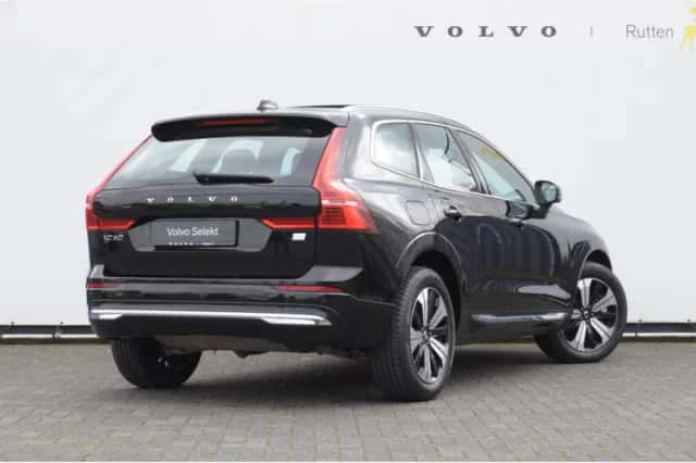 Volvo XC60 (2023) thumbnail 5