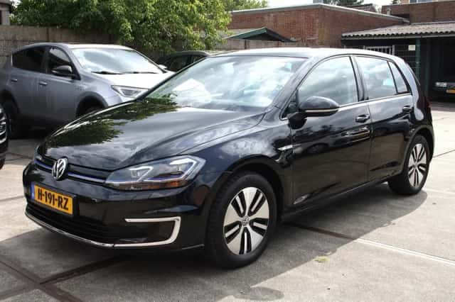 Volkswagen Golf (2019) thumbnail 4