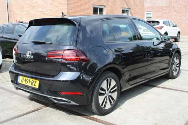 Volkswagen Golf (2019) thumbnail 5