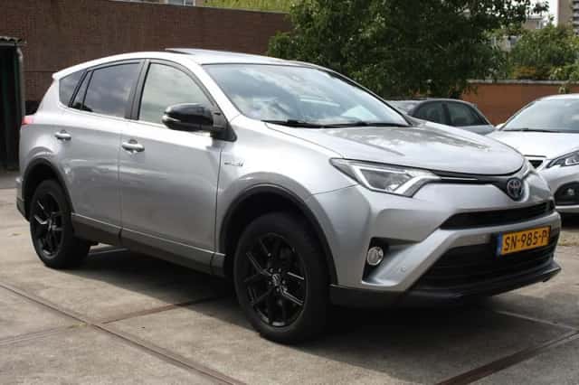 Toyota RAV4 (2018) thumbnail 2