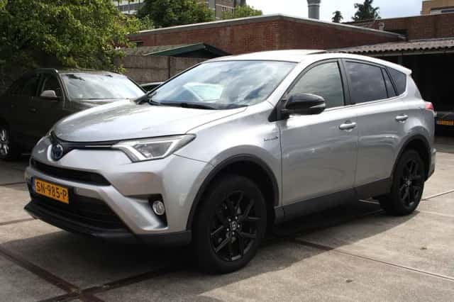 Toyota RAV4 (2018) thumbnail 4
