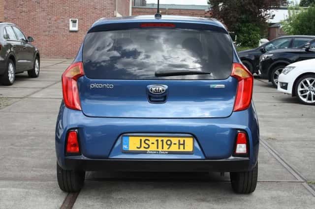 Kia Picanto (2016) thumbnail 5