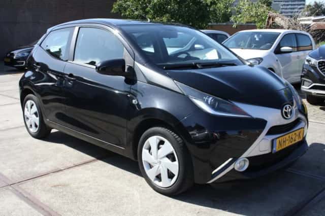Toyota Aygo (2017) thumbnail 2