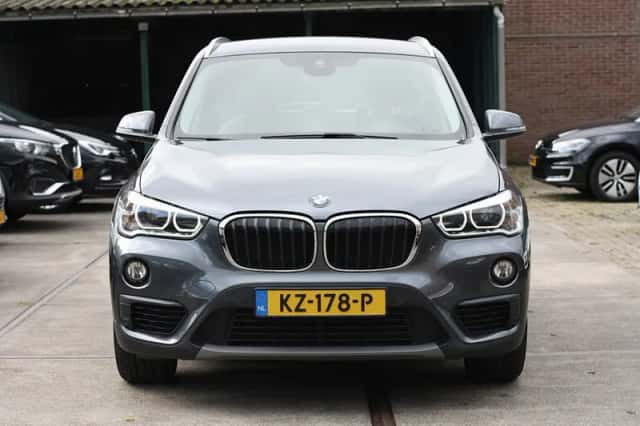 BMW X1 (2017) thumbnail 3