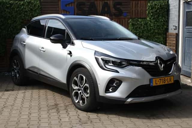 Renault Captur (2021) thumbnail 3