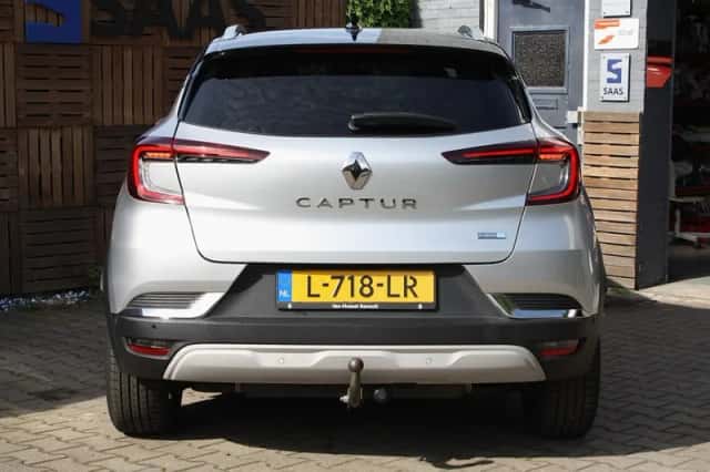 Renault Captur (2021) thumbnail 5