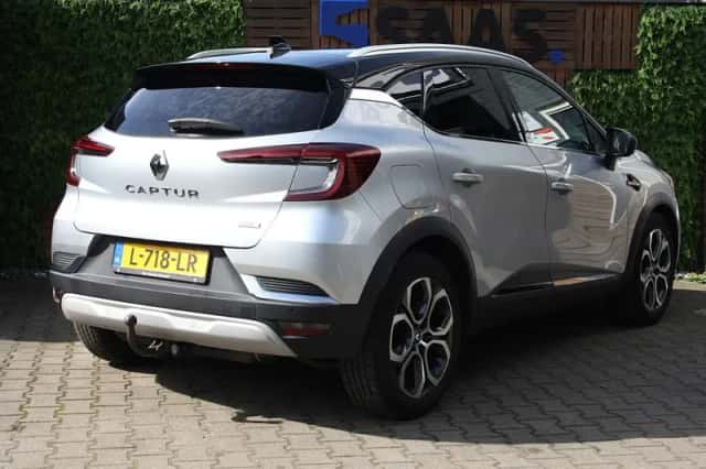 Renault Captur (2021) thumbnail 6