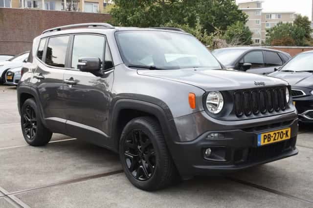 Jeep Renegade (2017) thumbnail 2