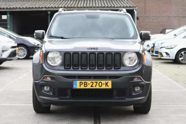 Jeep Renegade (2017) thumbnail 3