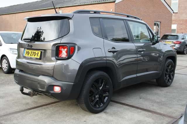 Jeep Renegade (2017) thumbnail 5