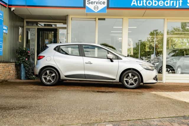 Renault Clio (2016) thumbnail 3