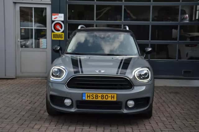MINI Countryman (2017) thumbnail 2