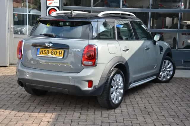 MINI Countryman (2017) thumbnail 3