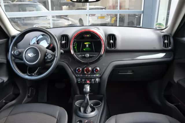 MINI Countryman (2017) thumbnail 6