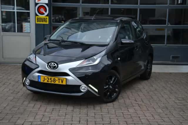 Toyota Aygo (2016) thumbnail 1