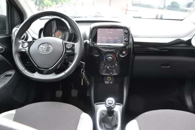 Toyota Aygo (2016) thumbnail 6