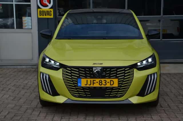 Peugeot 208 (2024) thumbnail 2