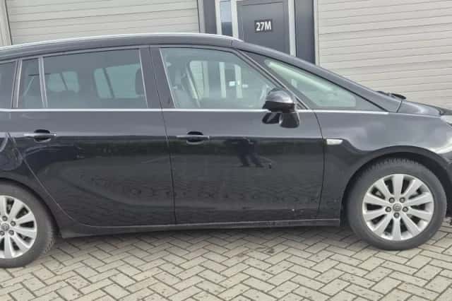 Opel Zafira (2017) thumbnail 2