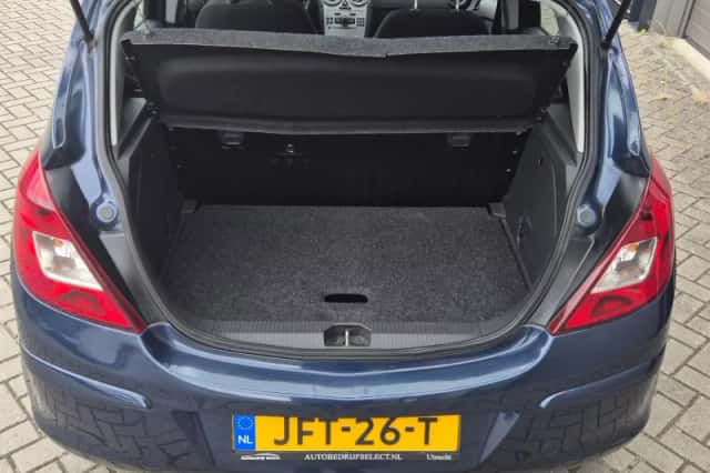 Opel Corsa (2011) thumbnail 5