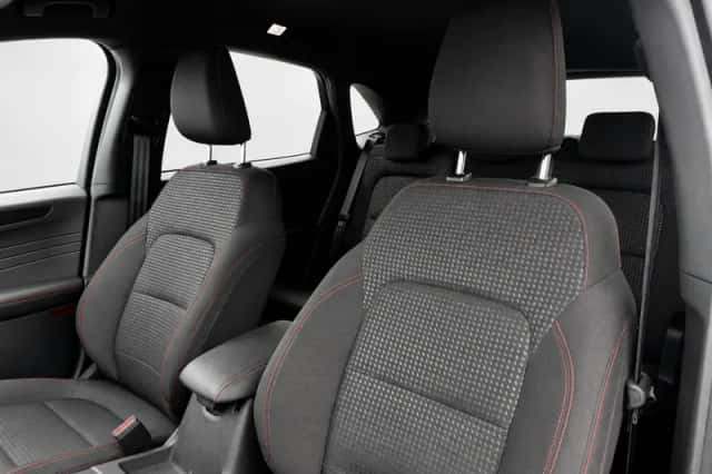 Ford Kuga (2022) thumbnail 4