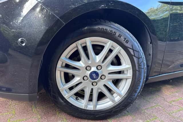 Ford Focus (2012) thumbnail 5