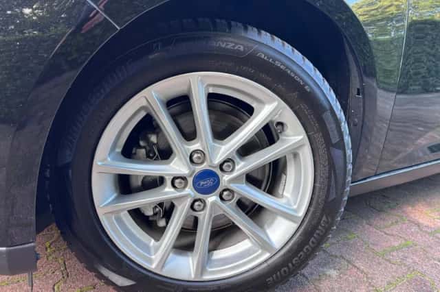 Ford Focus (2017) thumbnail 2